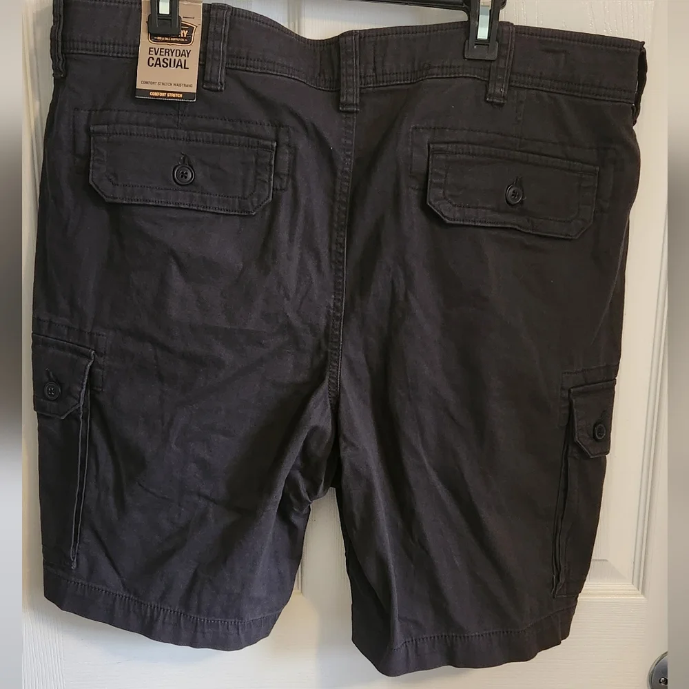 Mens new cargo shorts by The Foundry.  NWT - Picture 3 of 4